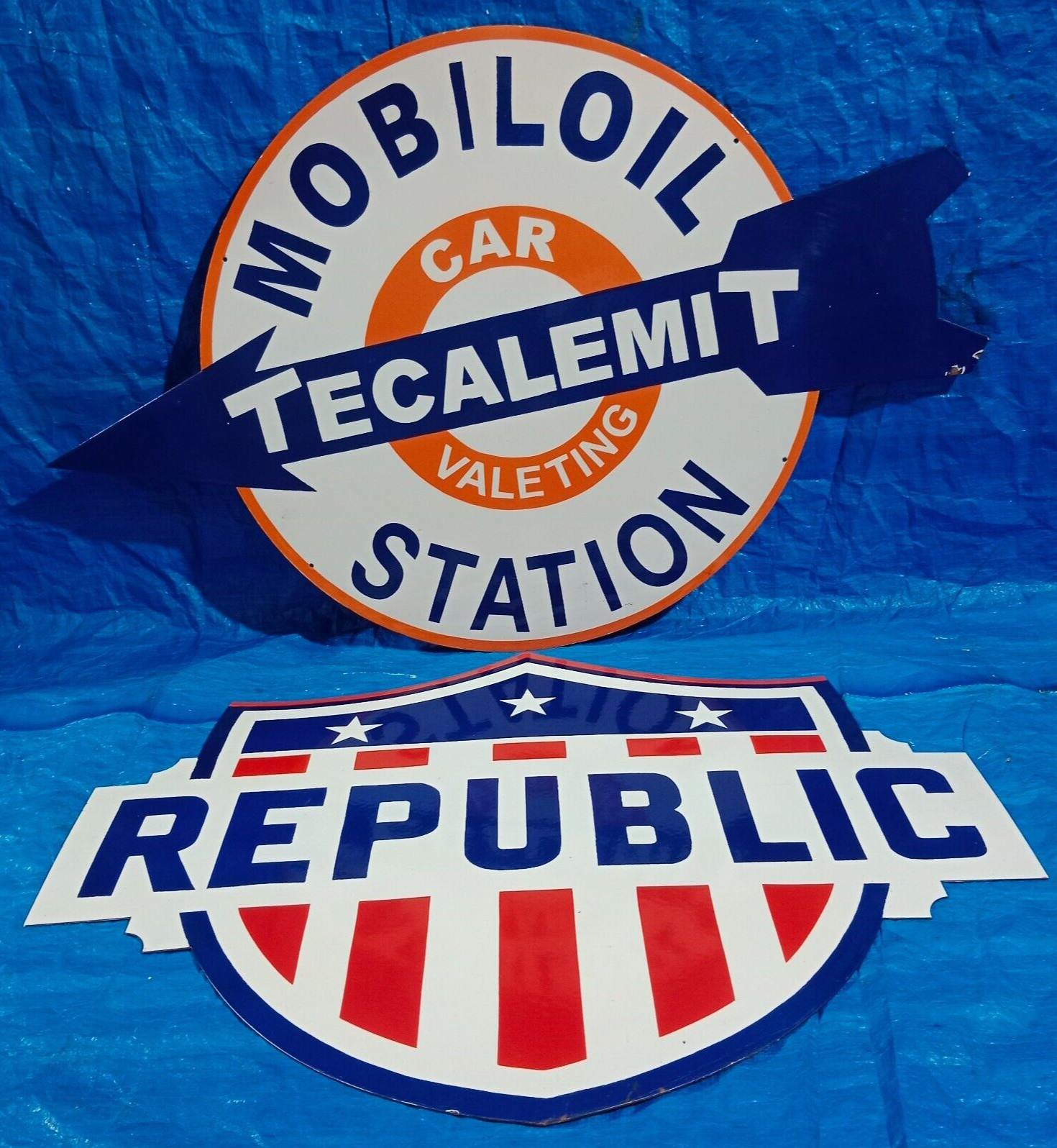 2 Porcelain Enamel Sign, More Details In Description