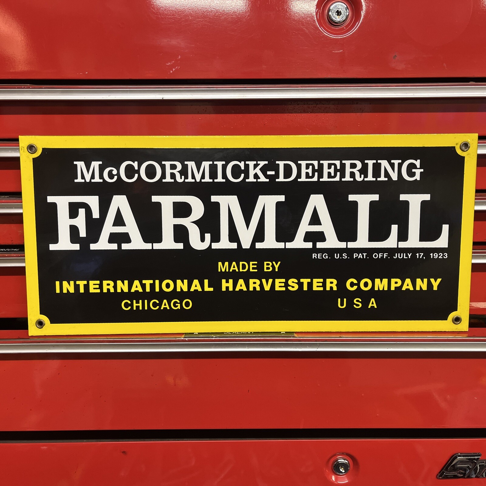 MCCORMICK DEERING FARMALL INTERNATIONAL HARVESTER CO. PORCELAIN SIGN 18×8 HEAVY
