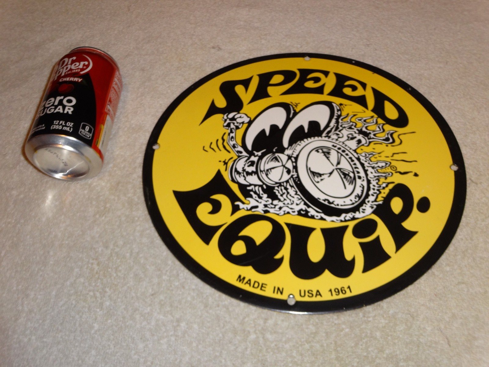 VINTAGE 1961 MOON EYES SPEED EQUIPMENT 11 3/4″ PORCELAIN METAL GASOLINE OIL SIGN
