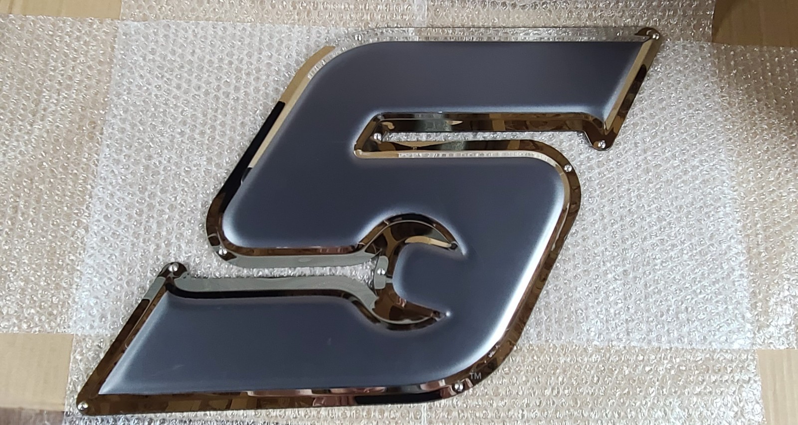 SNAP-ON TOOLS S WRENCH LOGO WALL HANGING METAL CHROME SIGN SHOP GARAGE SSX23P121