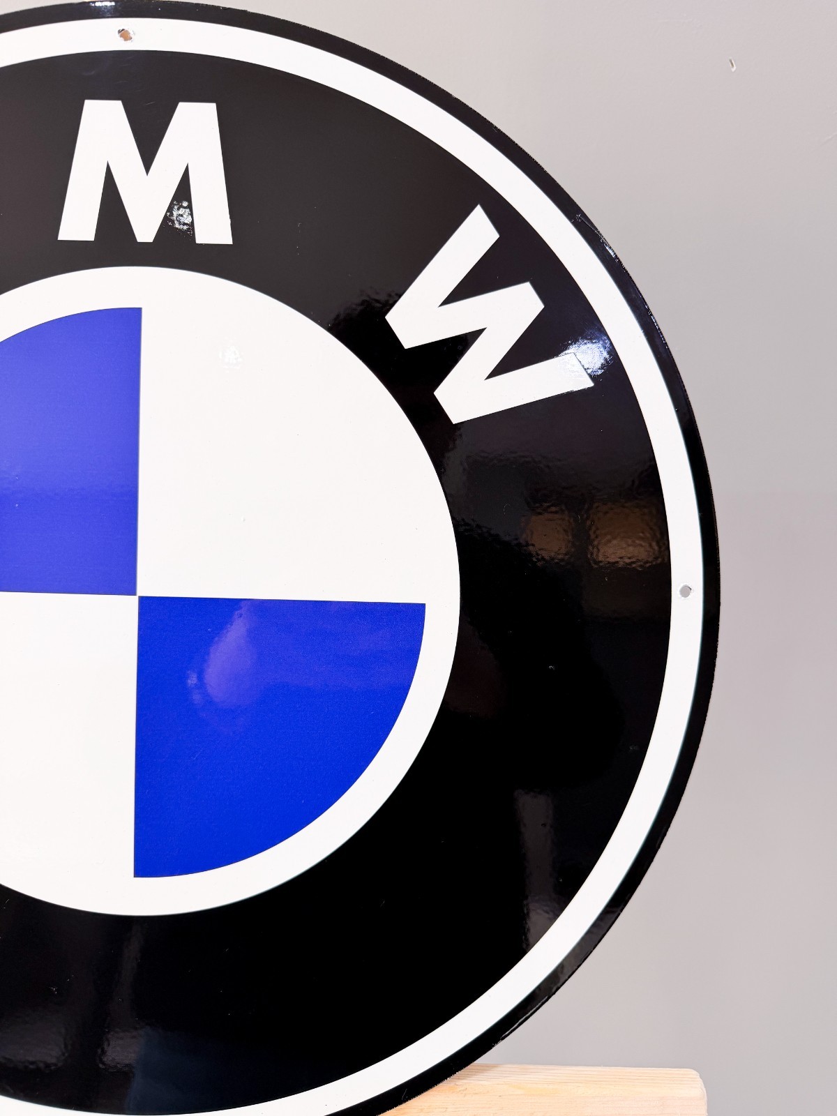BMW Logo Vintage Heavy Metal Sign – Classic Garage Wall Decor – 50 cm (19.7”)