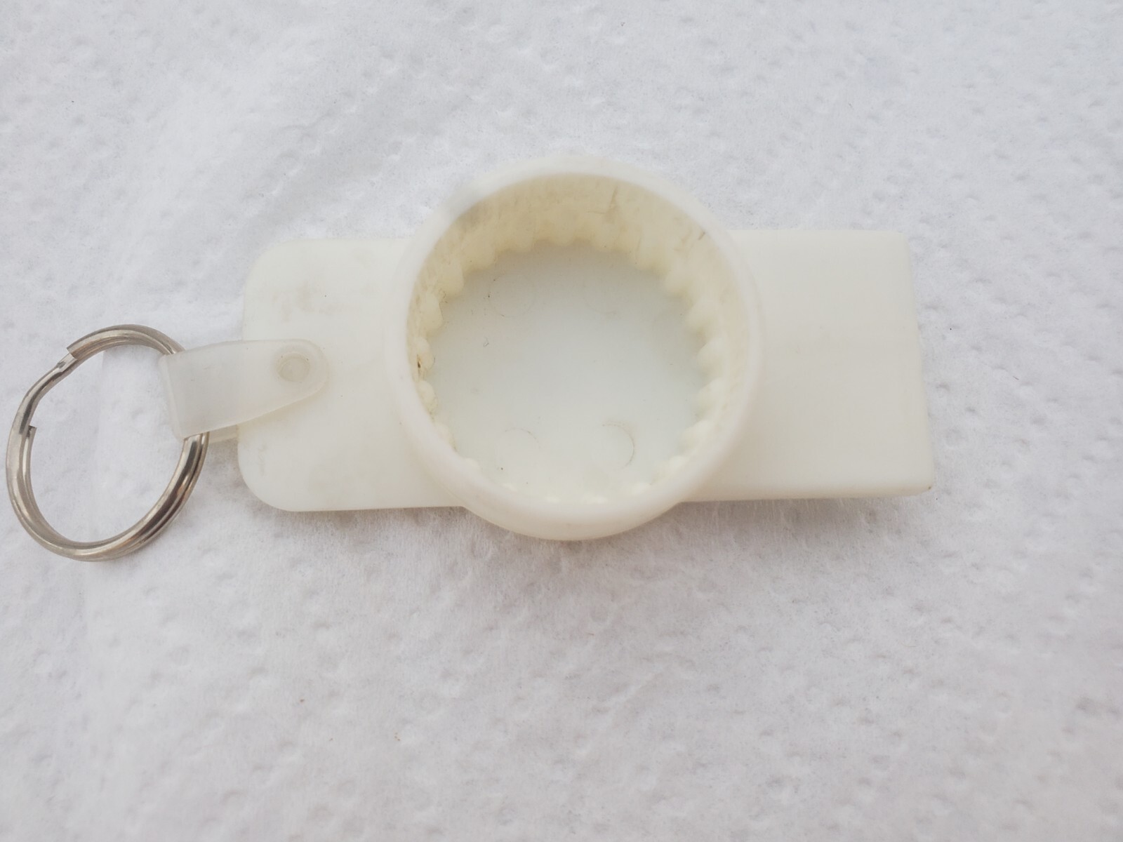 White Plastic Keychain Bottle Opener Teeple Service Station Greene Iowa Gas Oil