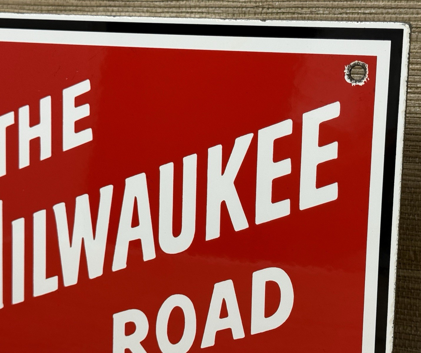VINTAGE THE MILWAUKEE ROAD PORCELAIN SIGN TRAIN STATION GAS OIL RAILROAD FREIGHT