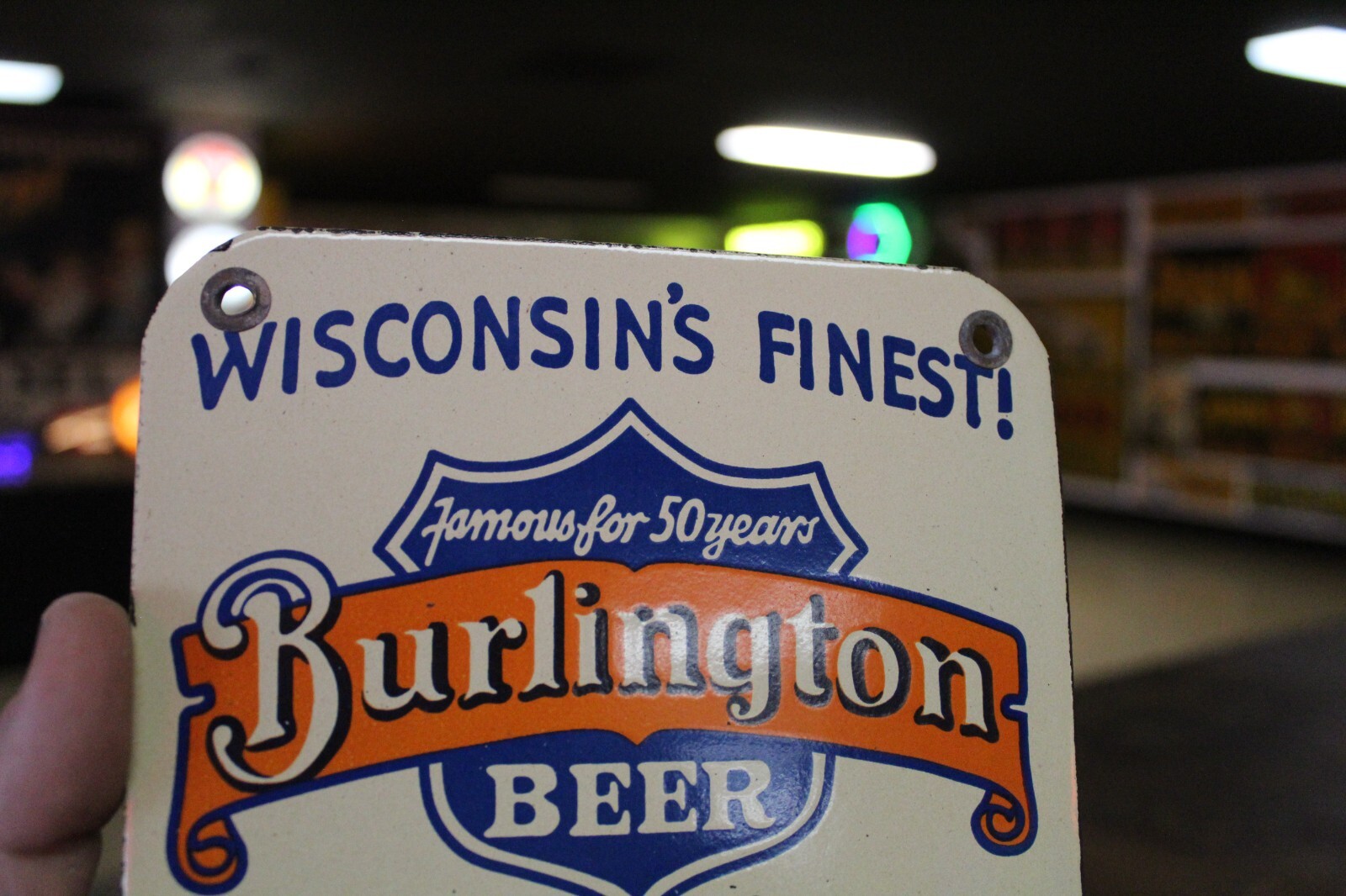 RARE BURLINGTON WISCONSIN KRAEUSEN BEER DEALER PORCELAIN METAL SIGN BOTTLE PABST