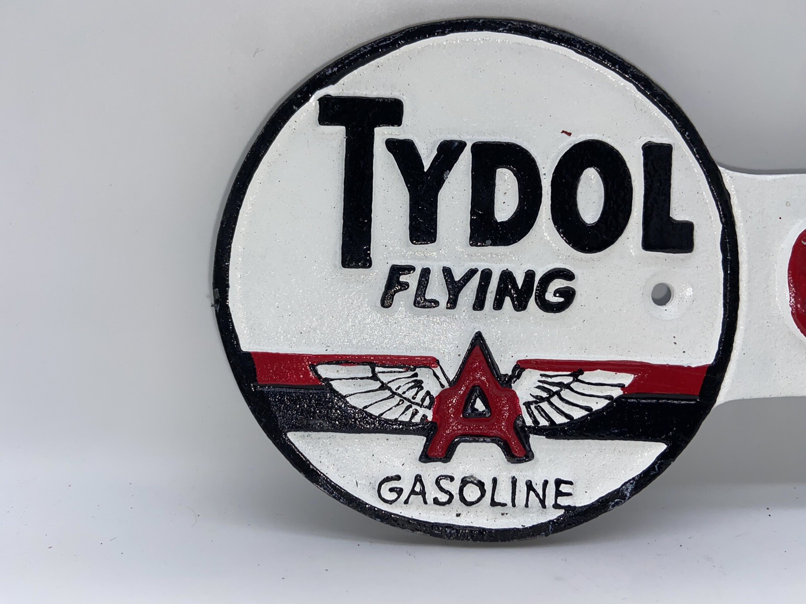 TYDOL FLYING A GASOLINE GARAGE CAST IRON ARROW SIGN (16″x 4.5″) EXCELLENT COND