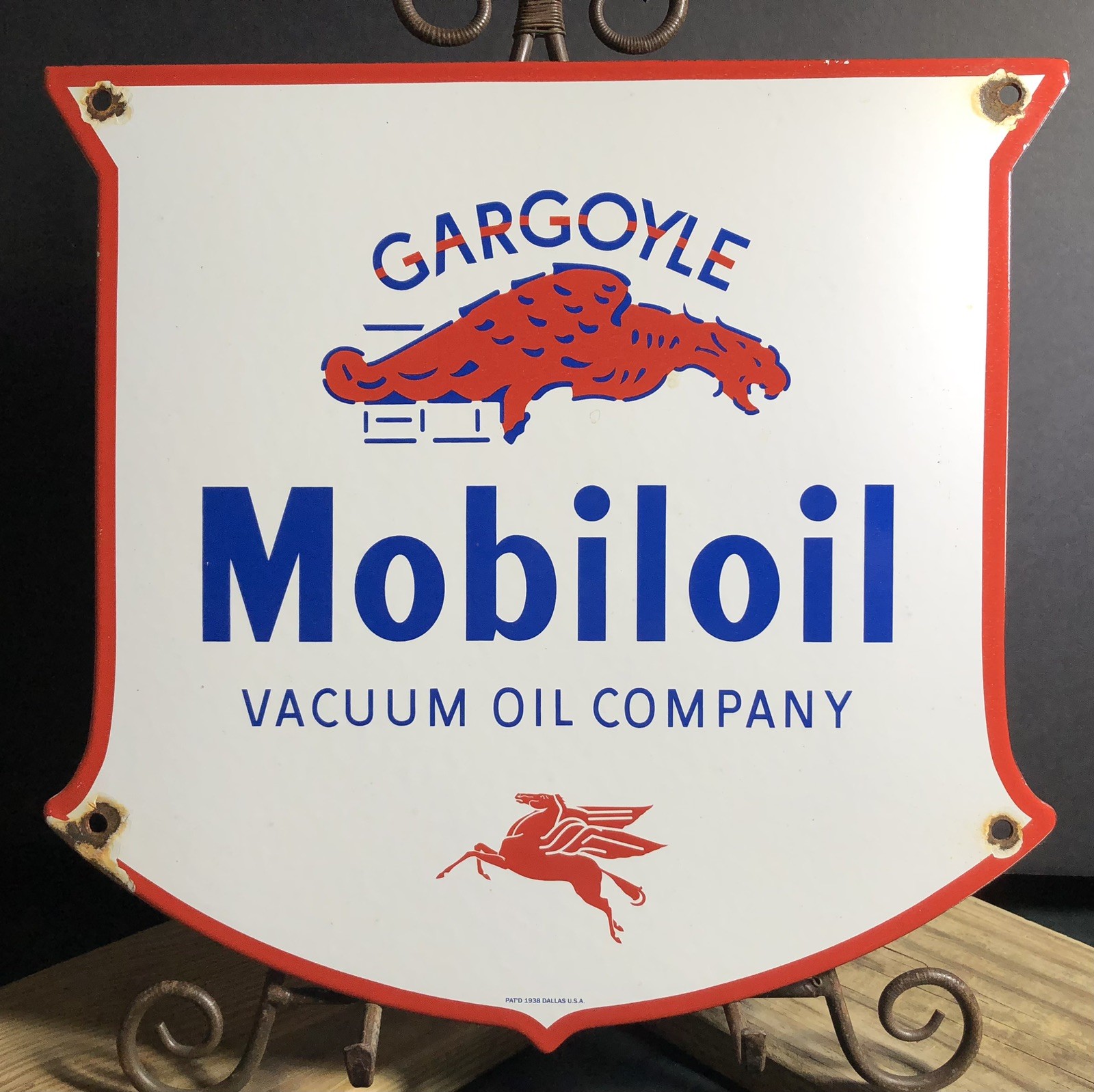 VINTAGE MOBILOIL MOBIL OIL VACUUM 12.5” PORCELAIN GARGOYLE GAS SIGN MOBILGAS