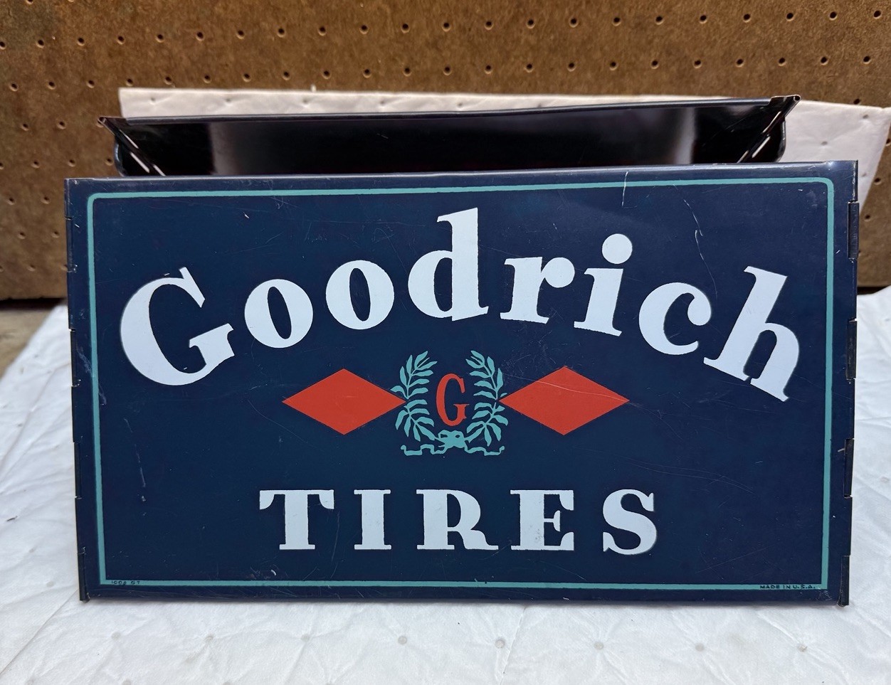VINTAGE EARLY ORIGINAL GOODRICH ADVERTISING TIRE DISPLAY HINGED STAND SIGN