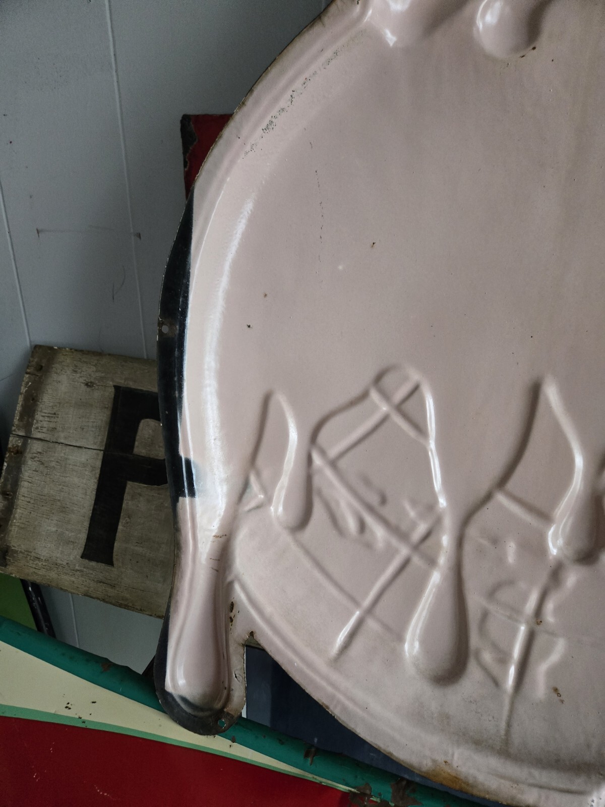 Original sherwin williams porcelain sign cover the planet 3D 1950’s RARE