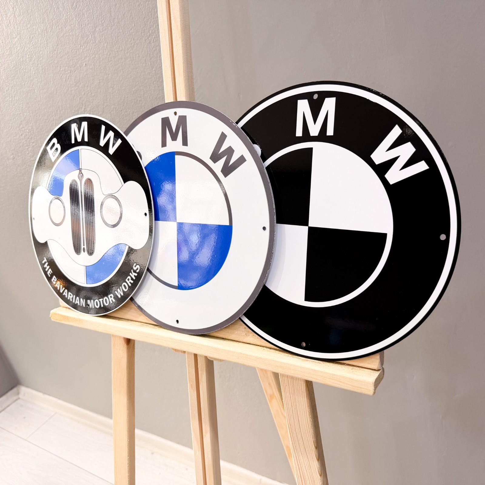 BMW Bavarian Motor Works & Classic Logo Metal Sign Set – 30 cm (11.8”)