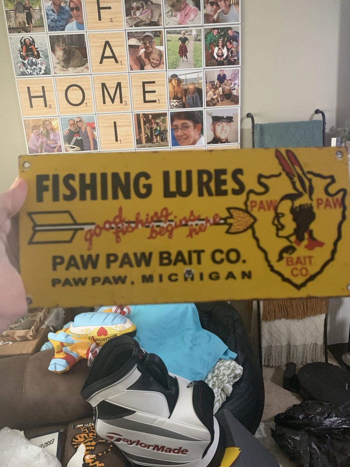 VINTAGE PAW PAW BAIT FISHING LURES PORCELAIN GAS PUMP STATION MOTOR OIL SIGN