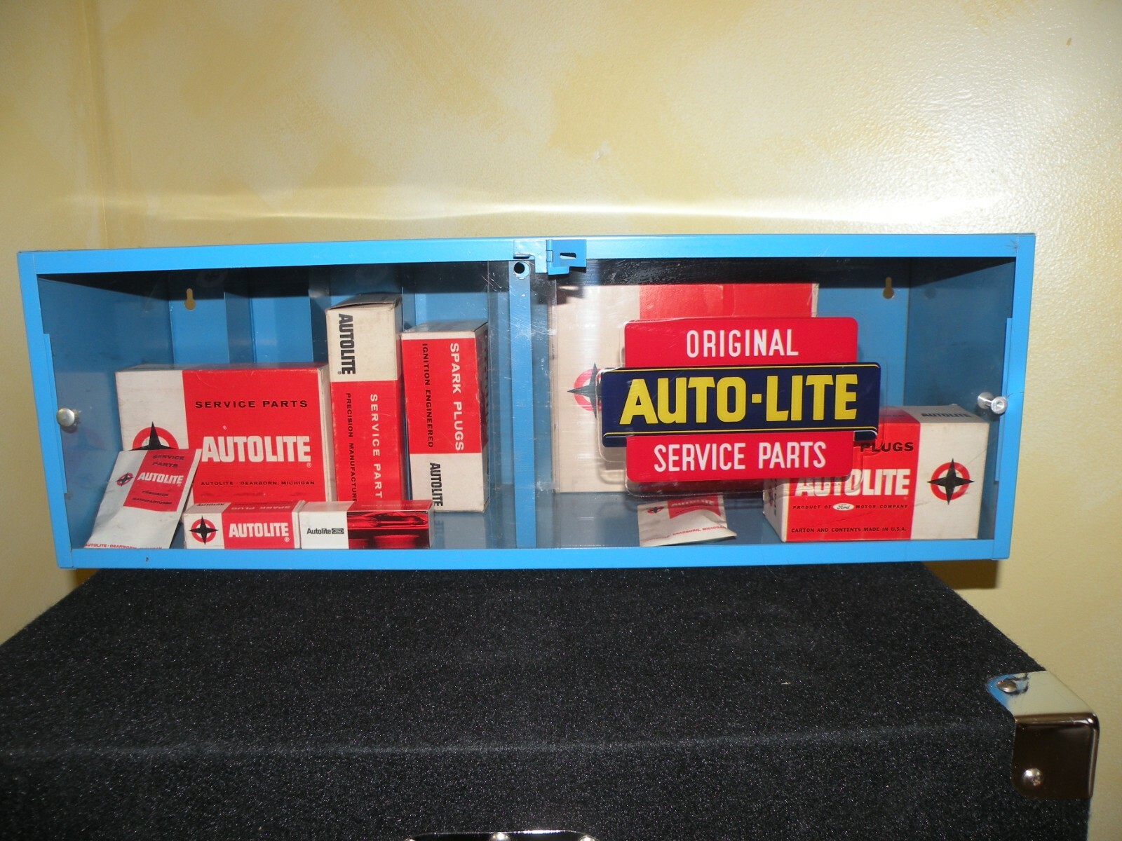 1957 Auto-Lite Parts CABINET DISPLAY SIGN W/ Vintage Boxes Gasket Set Spark Plug