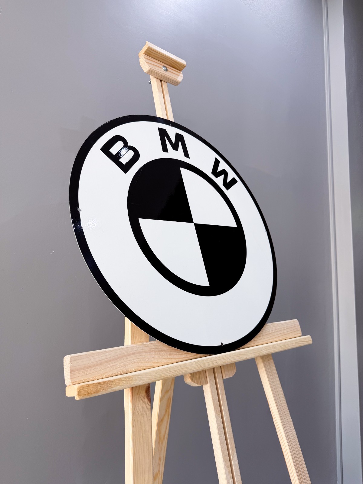 BMW Logo Vintage Heavy Metal Sign – Classic Garage Wall Decor – 50 cm (19.7”)