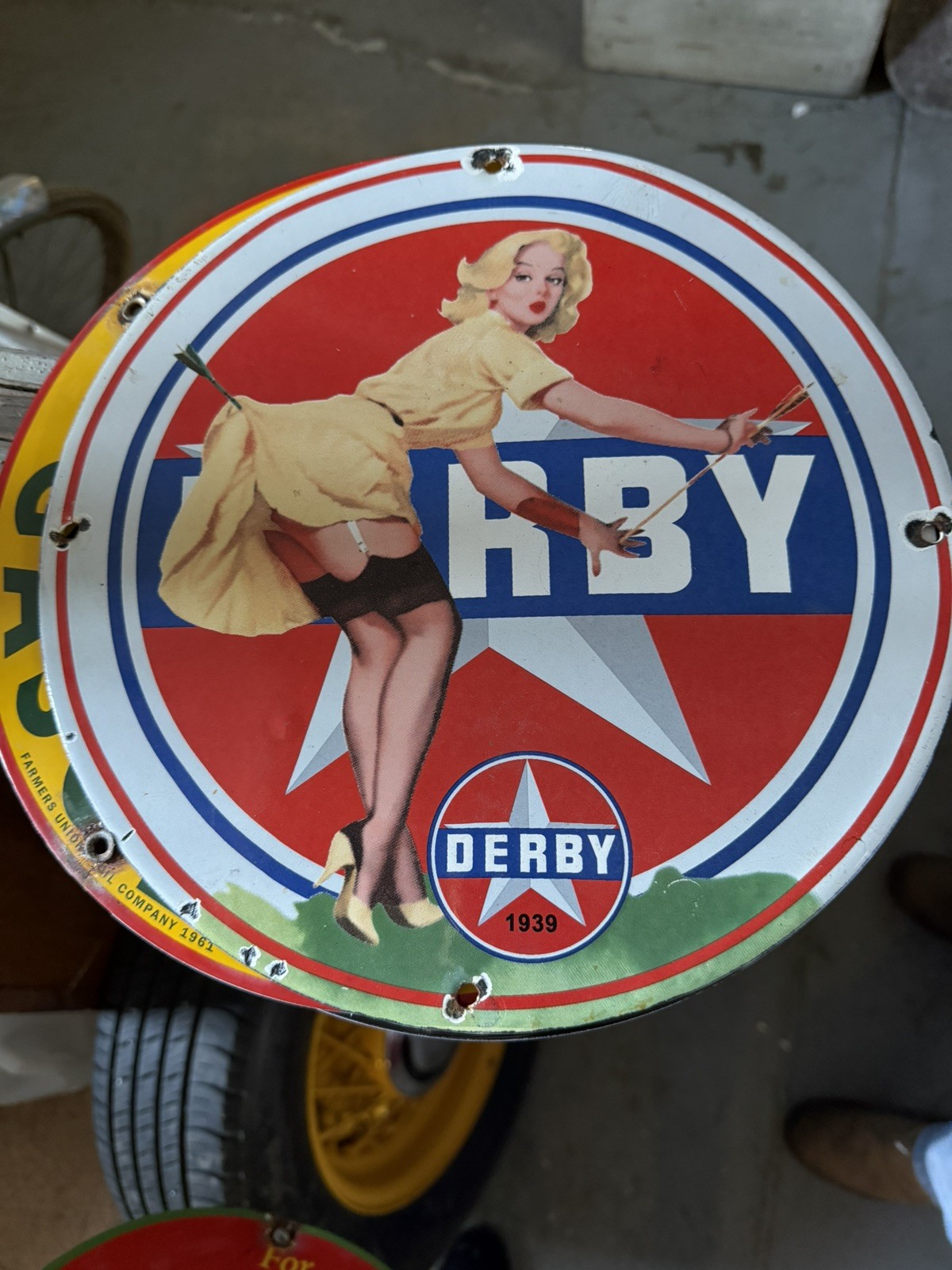 VINTAGE 1939 DERBY GASOLINE FEMALE MODEL 11 3/4″ PORCELAIN METAL MOBIL OIL SIGN!