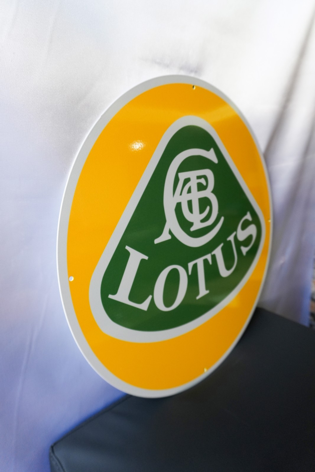 Lotus Classic Racing Logo – Vintage Heavy Metal Sign – 50 cm (19.7”)
