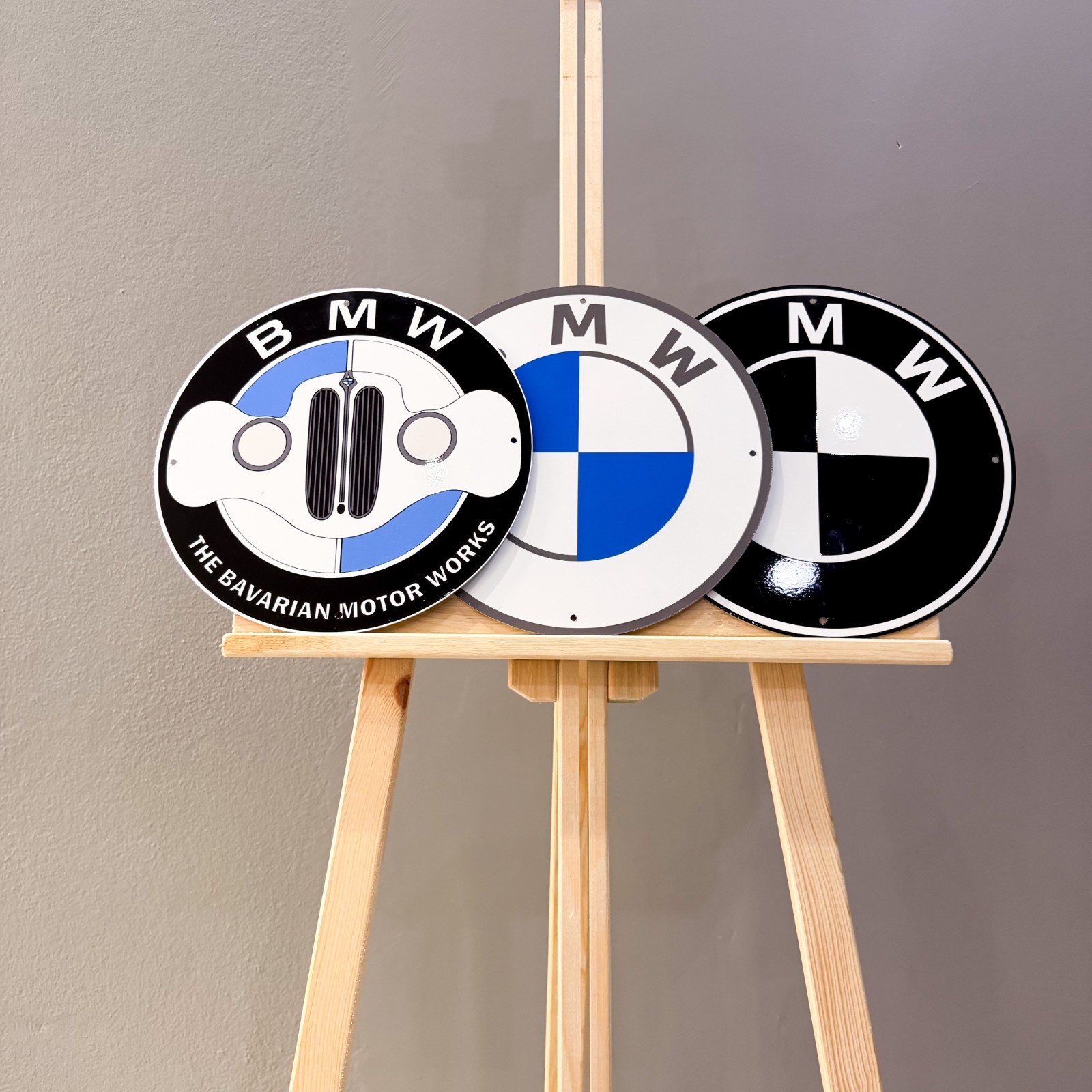 BMW Bavarian Motor Works & Classic Logo Metal Sign Set – 30 cm (11.8”)
