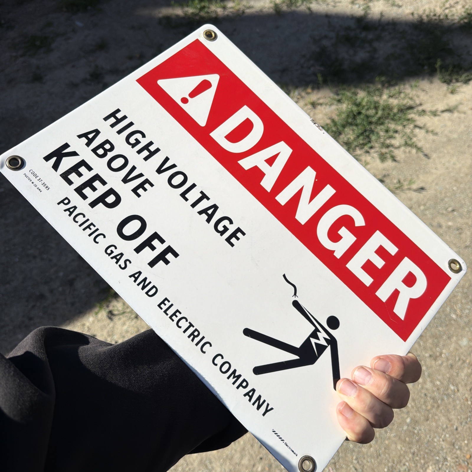 Original NOS DANGER HIGH VOLTAGE PG&E Porcelain Sign Double Sided 14”x10”
