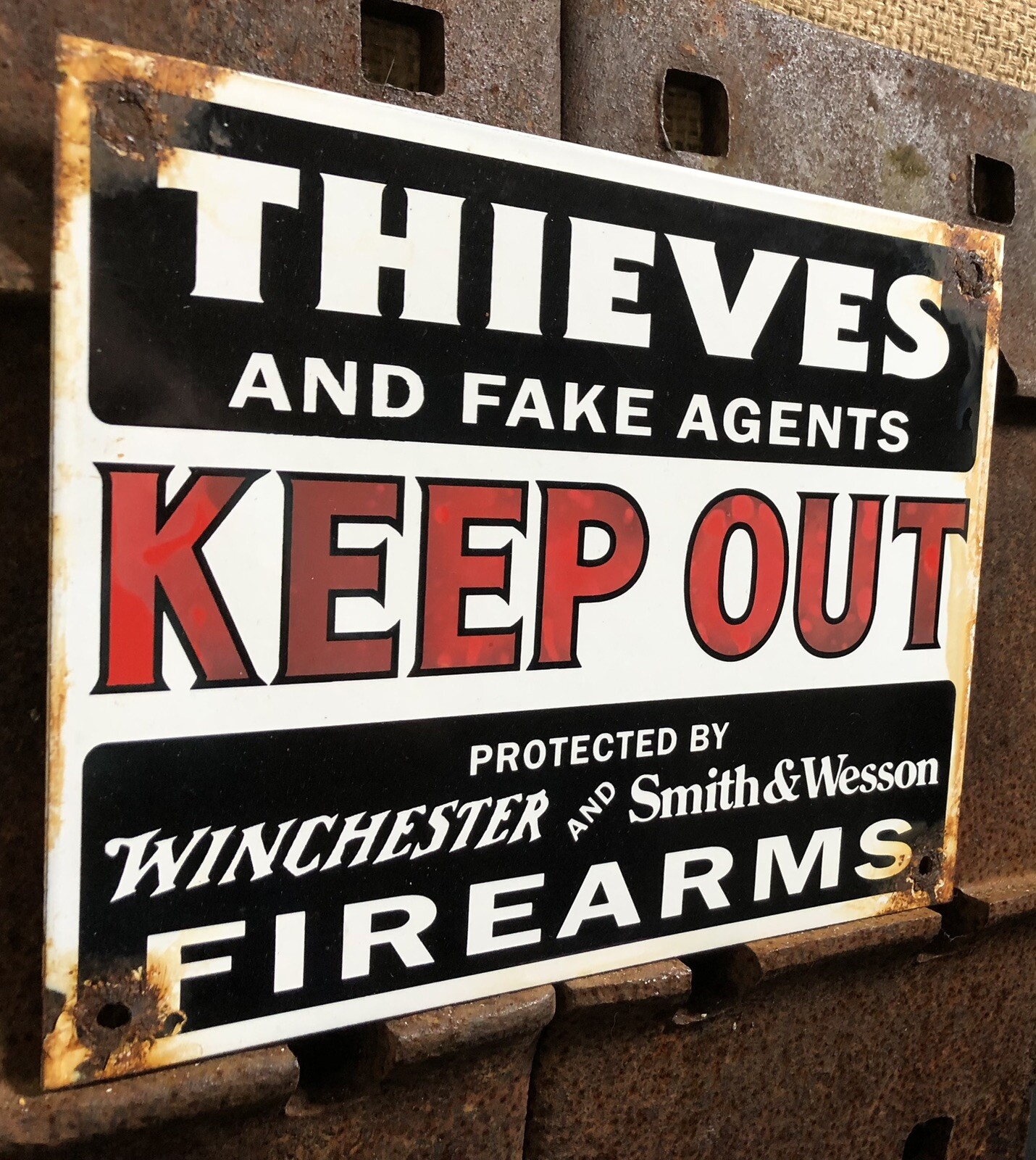 VINTAGE THIEVES KEEP OUT WINCHESTER SMITH WESSON GUN 10”PORCELAIN SIGN GAS OIL