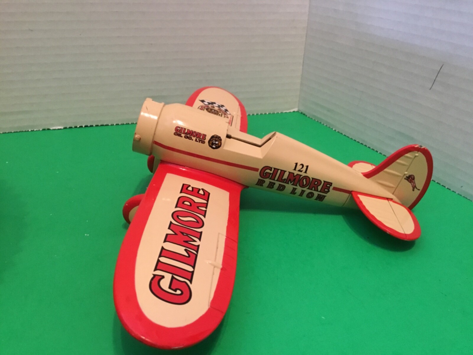 Gilmore Oil Co. 121 Gilmore Red Lion Airplane and  Bank for Parts. Read