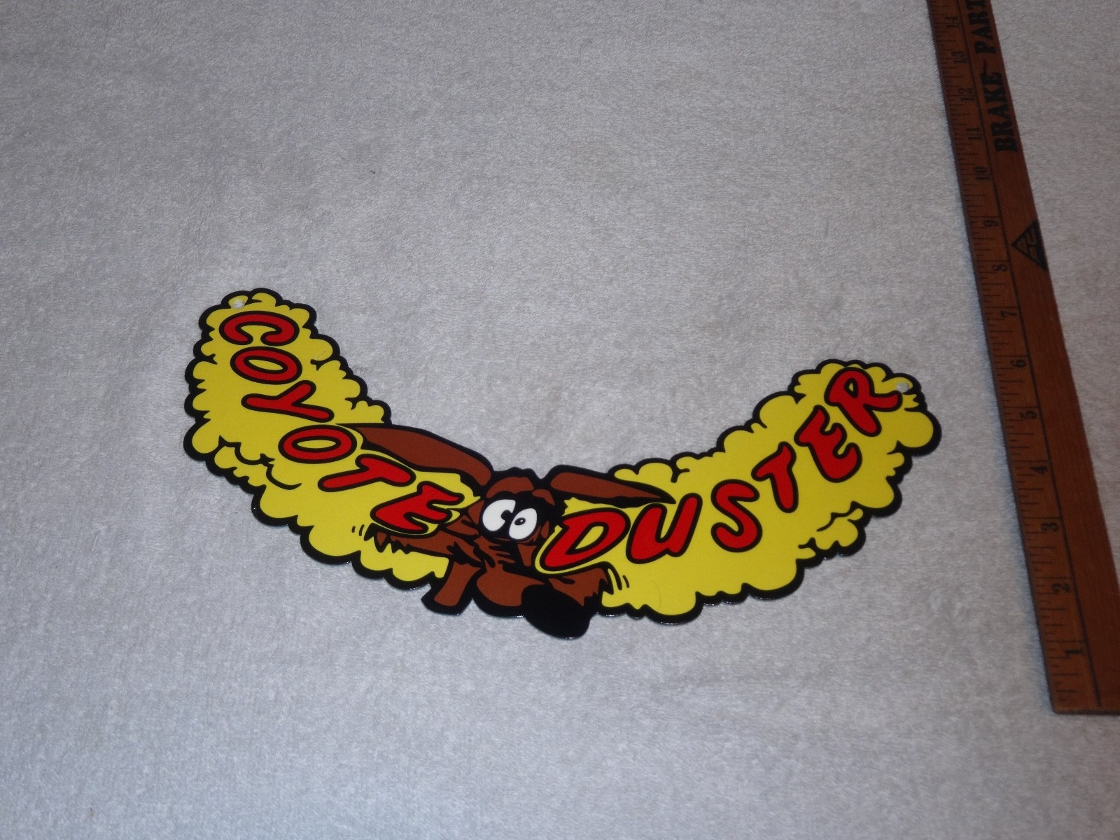 VINTAGE 1969 PLYMOUTH ROAD RUNNER COYOTE DUSTER METAL GASOLINE OIL SIGN! WILE E.