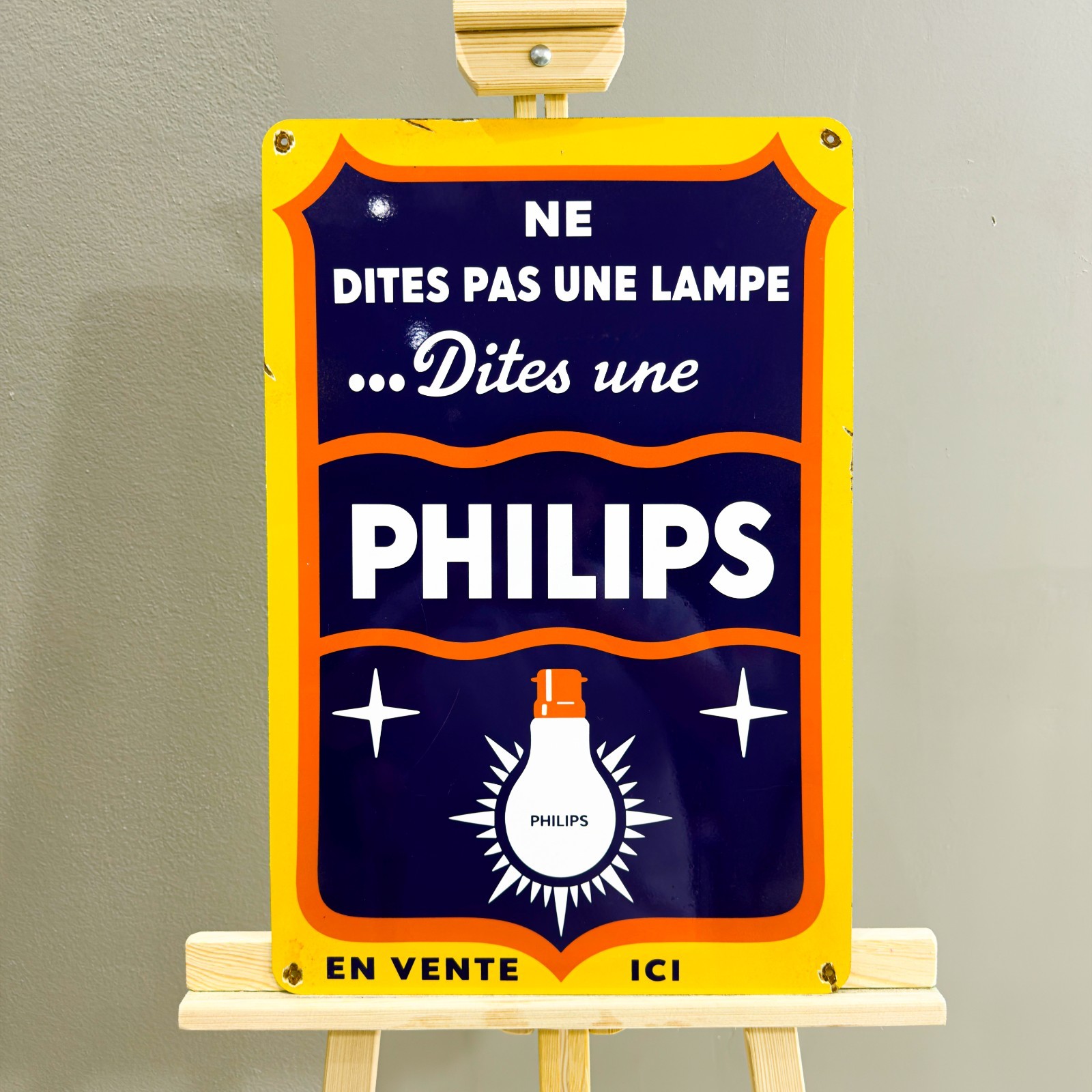 Rusted Philips Vintage Heavy Metal Garage Sign Decor | 40×60 cm (15.7″ × 23.6″)