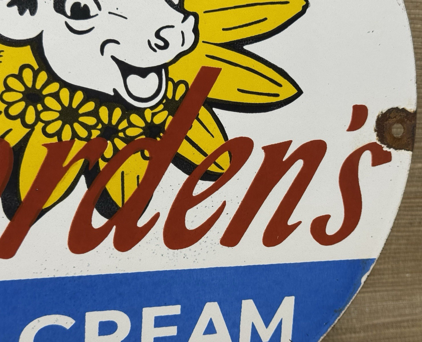 VINTAGE BORDENS ICE CREAM PORCELAIN SIGN DAIRY QUEEN COW FARM GAS PUMP
