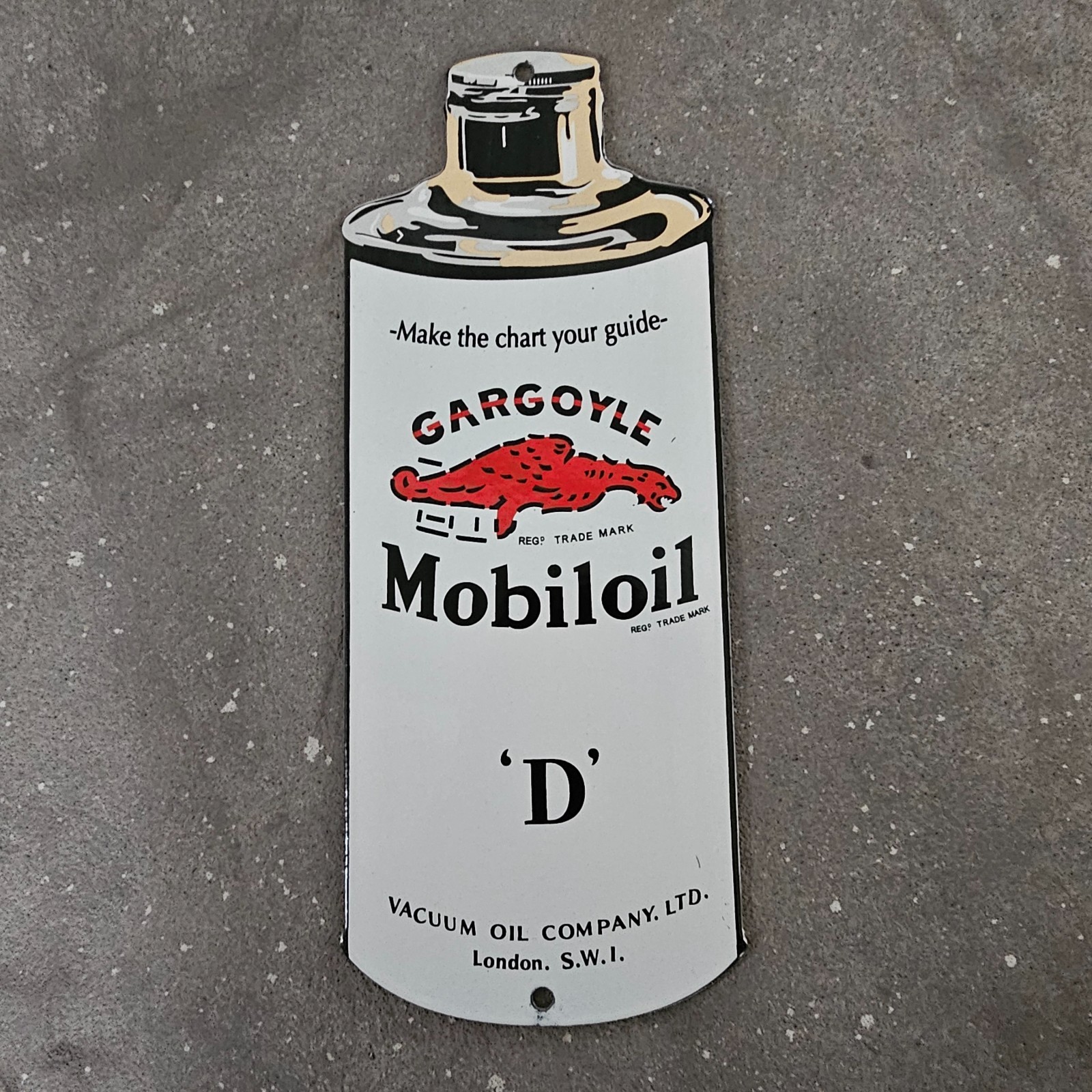 VINTAGE GARGOYLE MOBILOIL D OLD US GASOLINE OIL GAS PUMP ENAMEL PORCELAIN SIGN