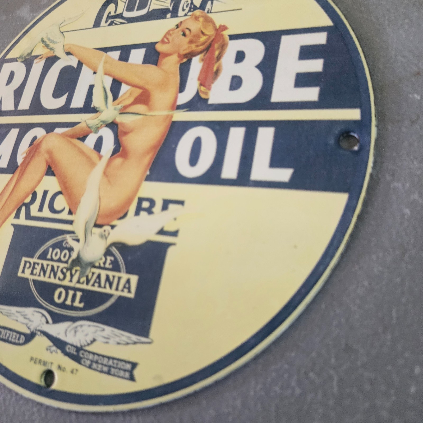 VINTAGE PORCELAIN RICHLUBE GAS & OIL STATION PUMP PLATE GARAGE MAN CAVE SIGN