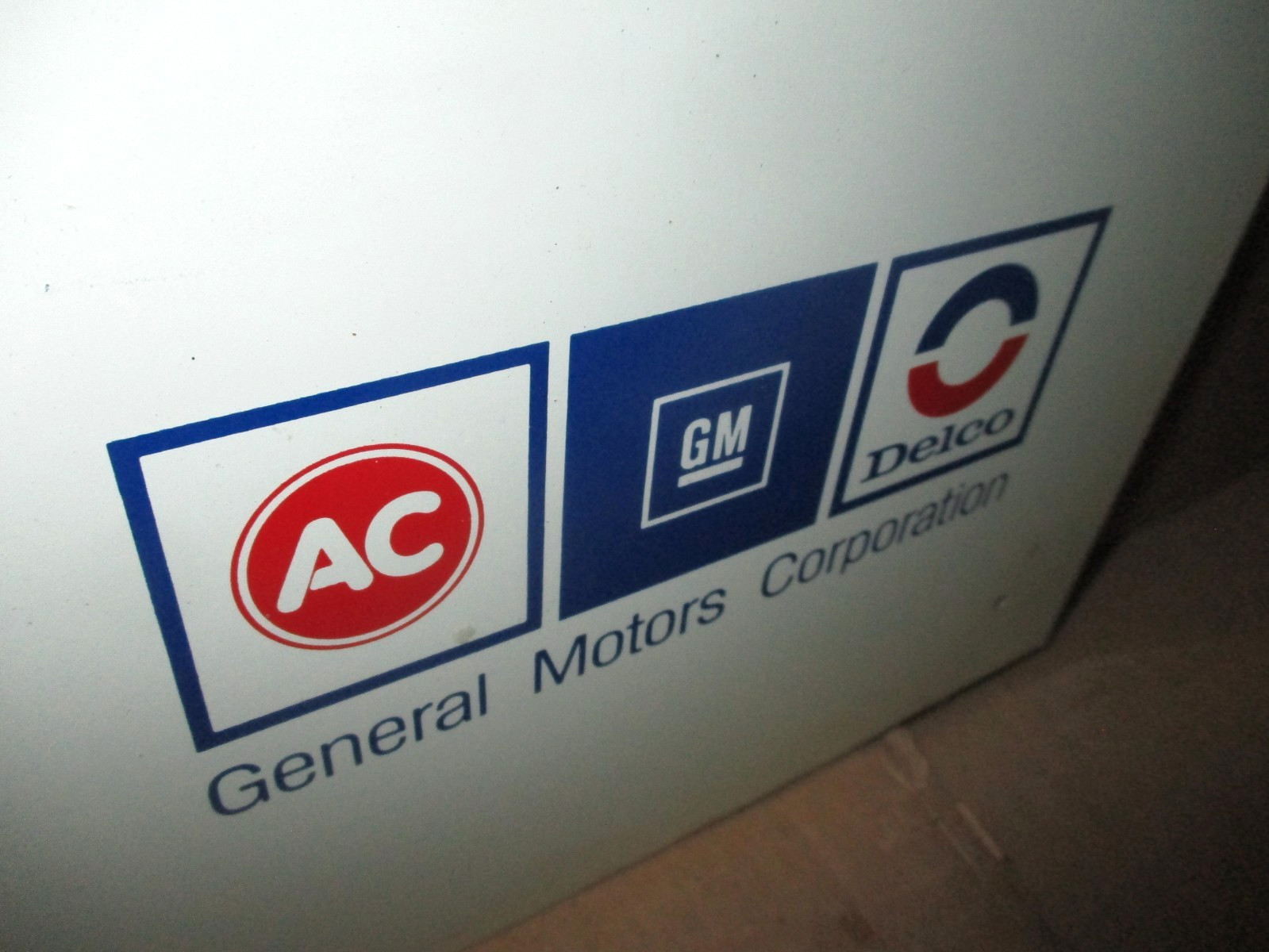 AC DELCO GM -Two Sided- 1970’s Freedom Battery -RED WHITE BLUE- VINTAGE OLD SIGN