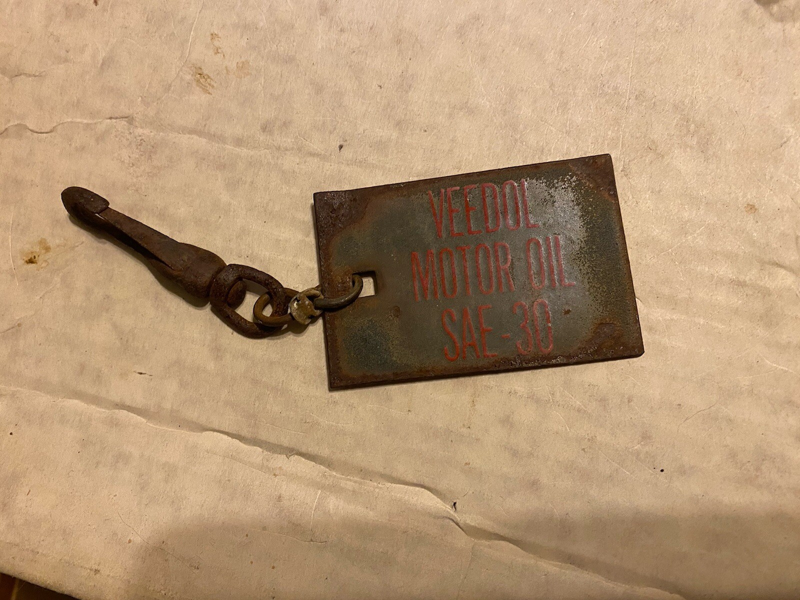VINTAGE VEEDOL MOTOR OIL PUMP ENAMEL SIGN PORCELAIN ID GAS TAG & CHAIN ORIGINAL