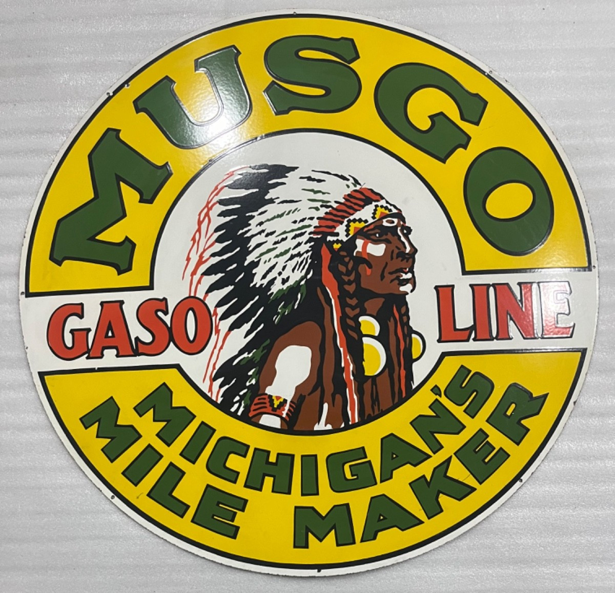 MUSGO GASOLINE MICHIGAN’S MILE MAKER GAS & OIL PORCELAIN ENAMEL SIGN 48″ DSP.