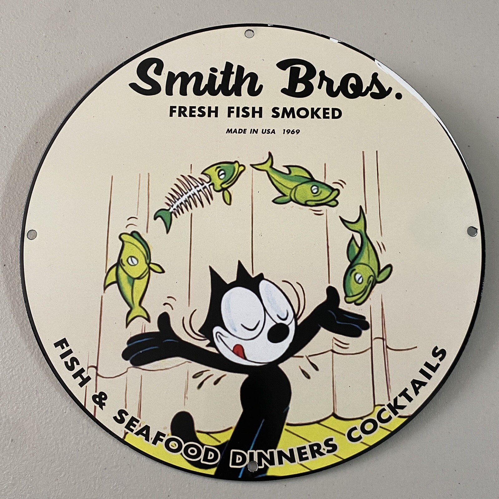 VINTAGE SMITH BROS PORCELAIN GAS OIL FRESH FISH SMOKED SEAFOOD DINNERS PUMP SIGN