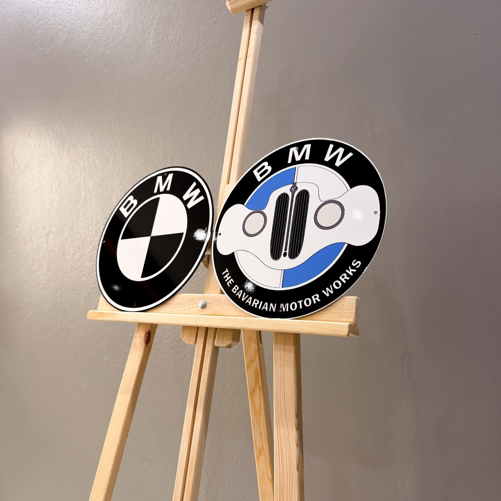 BMW Black Logo & Bavarian Motor Works Heavy Metal Sign Set – 30 cm (11.8”)
