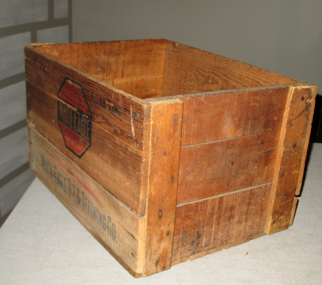1920-1930-WHITE EAGLE OIL & REFINING CO-WOOD CRATE DOUBLE SIDED CAN SIGN BOX-16″