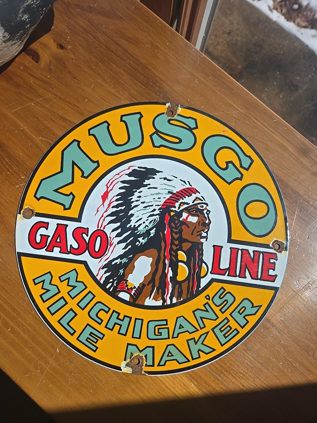 Vintage Musgo Michigan’ Mile Maker Porcelain Pump Plate 11 3/4″ Diam.