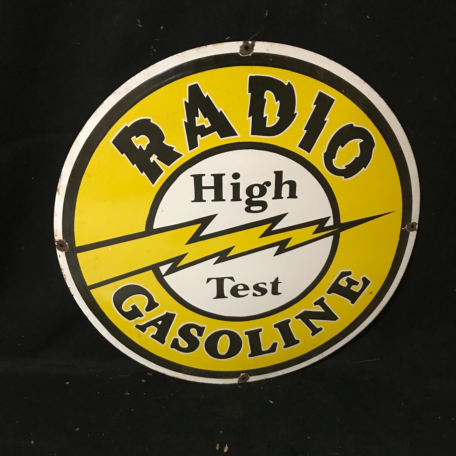 RADIO GASOLINE H.C ADVERTISING PORCELAIN ENAMEL SIGN 30 IN ROUND SS