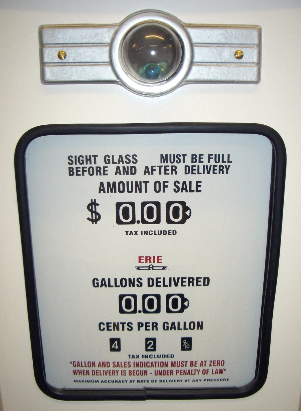 NEW STANDARD REPLICA GAS PUMP – ANTIQUE REPRODUCTION (WHITE & RED) – FREE SHIP*