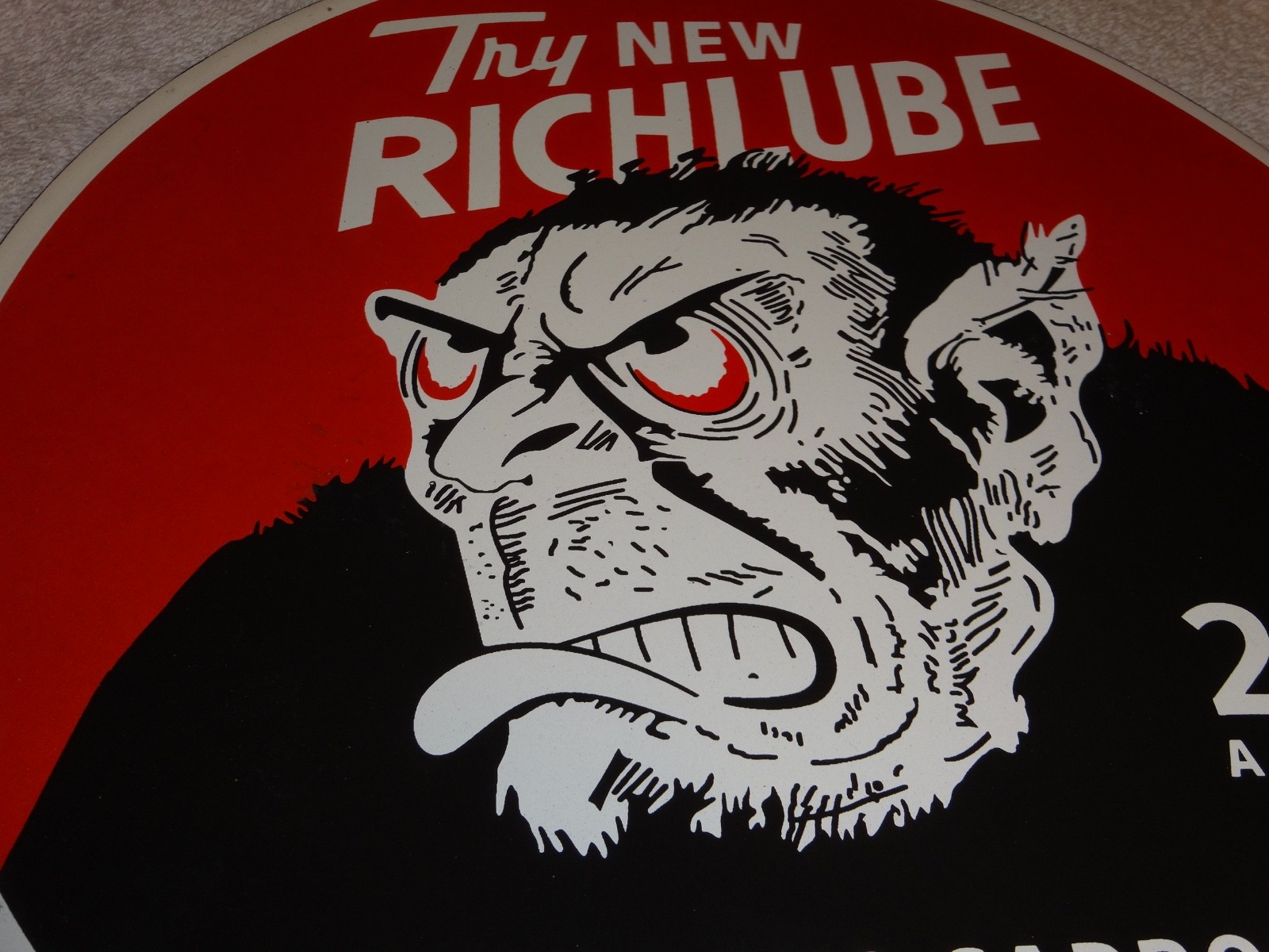 VINTAGE RICHLUBE MONKEY 25 c QUART APE 11 3/4″ PORCELAIN METAL GASOLINE OIL SIGN