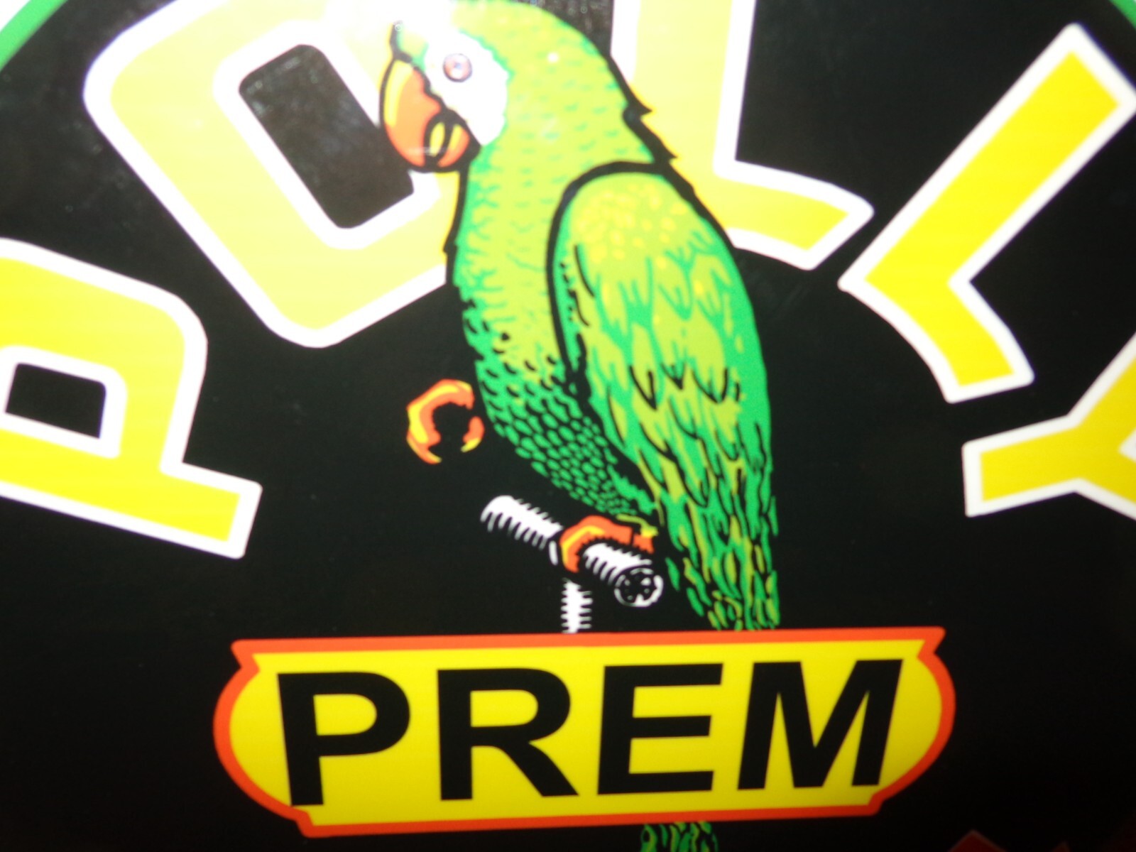 VINTAGE 11 3/4 in POLLY PARROT PREMIUM MOTOR OIL ADV SIGN HEAVY METAL – S 201 A