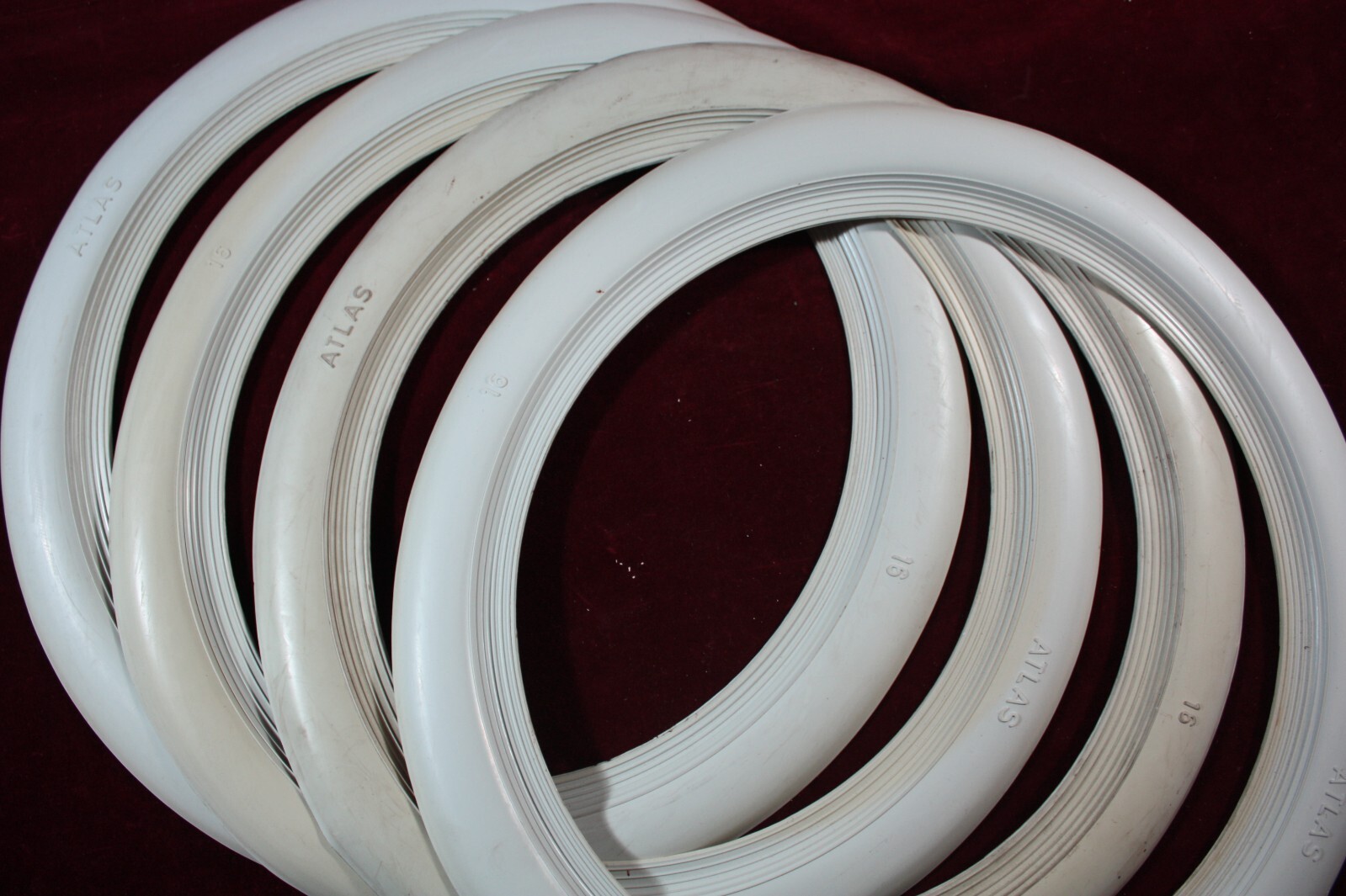 * VINTAGE ANTIQUE ATLAS TIRE WHITE WALLS 16″ ORIGINAL NOS RAT ROD NASH HUDSON *