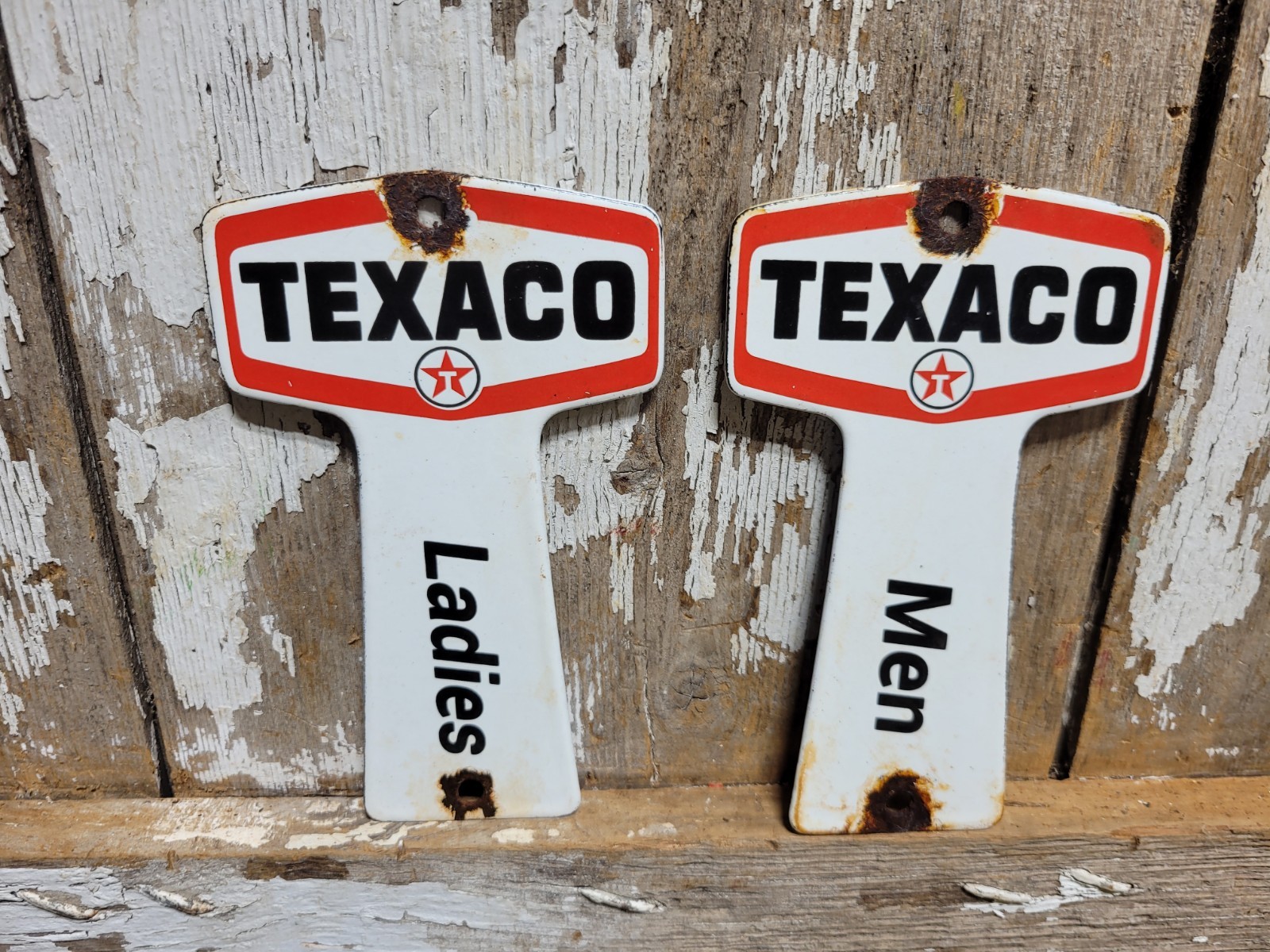 VINTAGE TEXACO PORCELAIN SIGN GAS STATION RESTROOM KEY FOB MENS LADIES BATHROOM