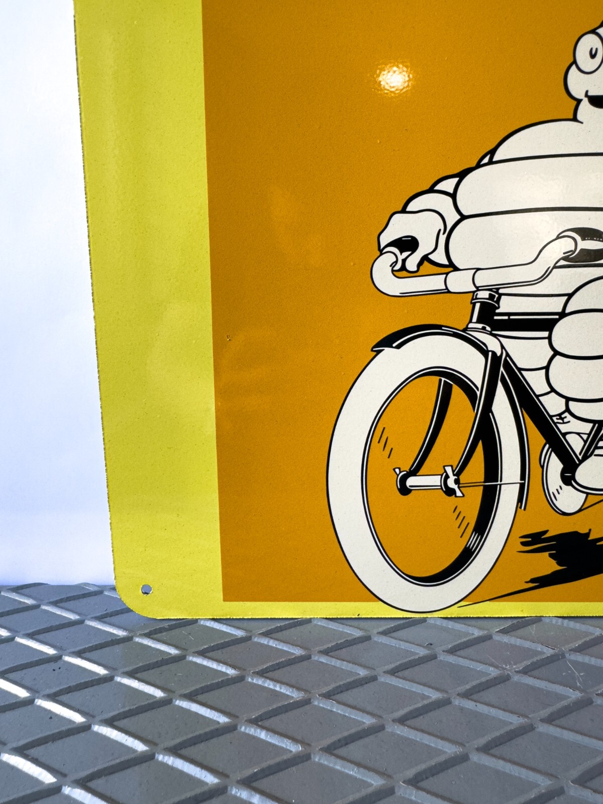 Vintage Michelin Bicycle Tire French Bibendum Metal Sign – 24″x16″ (60×40 cm)