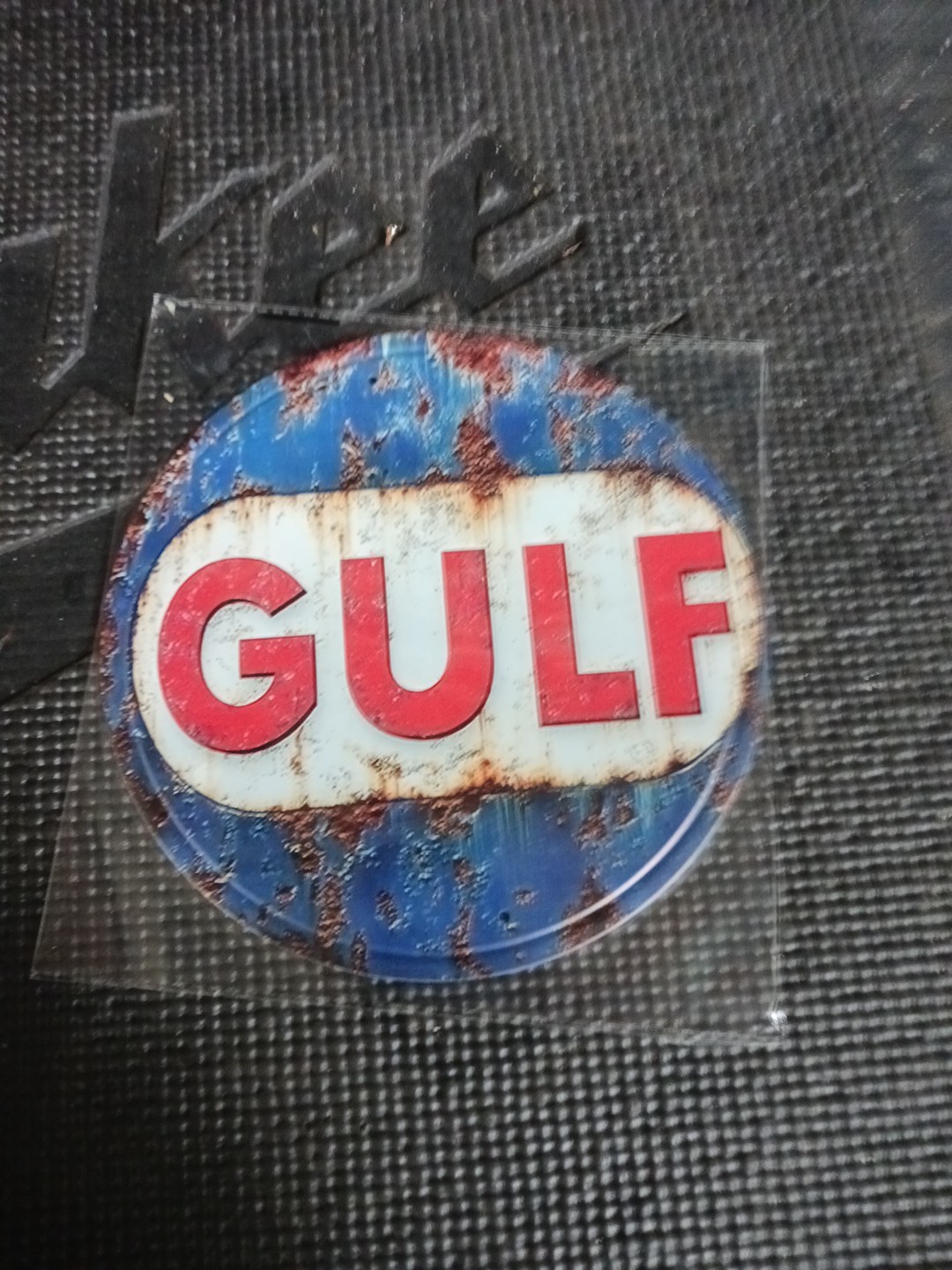 Gulf Oil Gas Sign 8″ Round Metal Garage Bar Man Cave Wall Art Retro Look