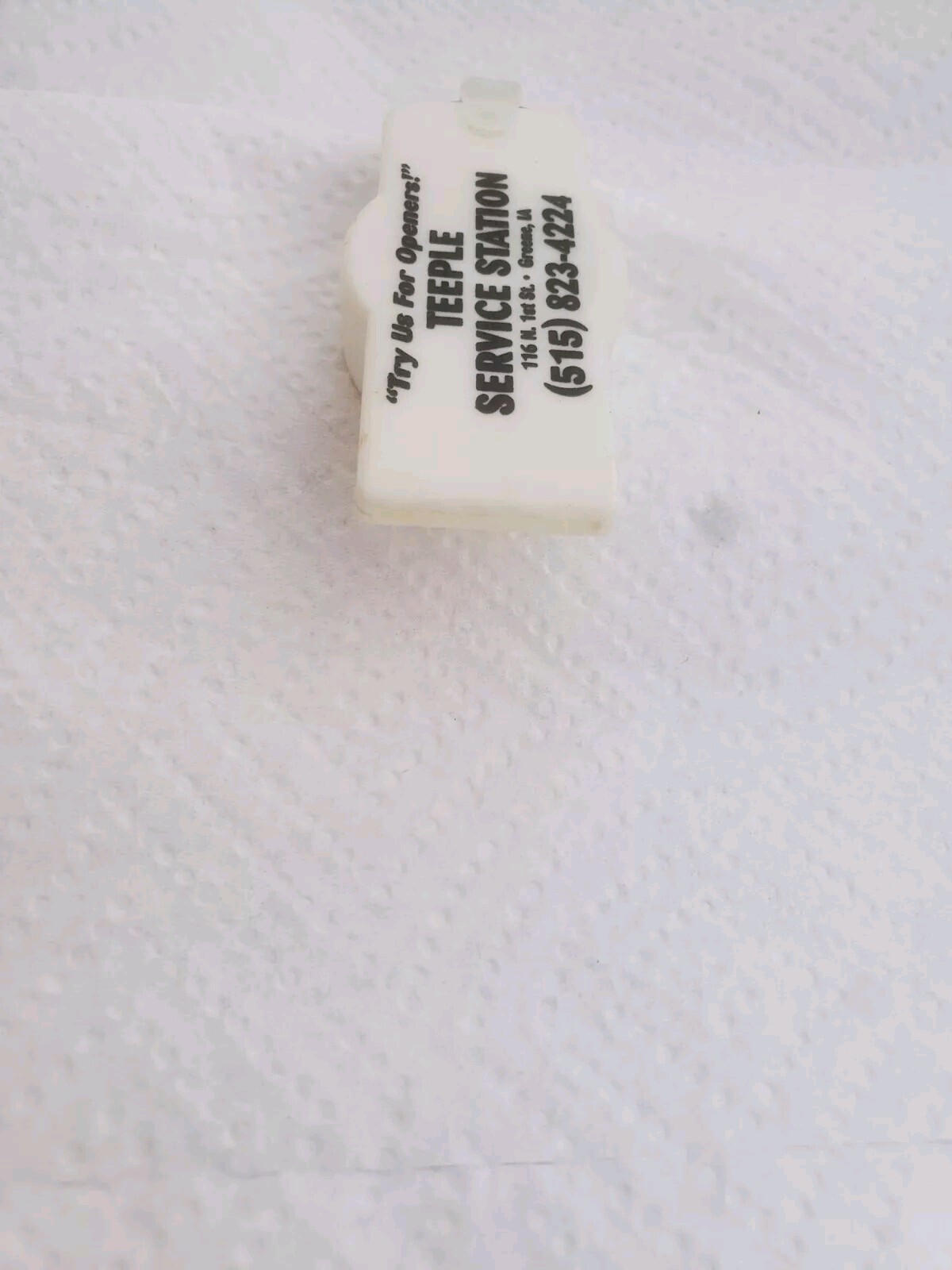 White Plastic Keychain Bottle Opener Teeple Service Station Greene Iowa Gas Oil