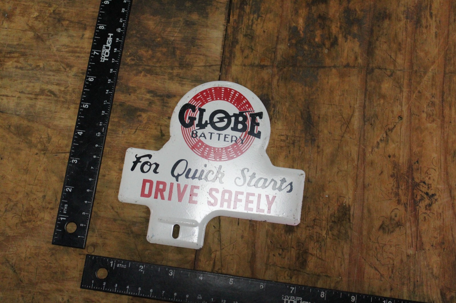 RARE 1950s GLOBE BATTERY POWER QUICK STARTS STAMPED PAINTED METAL TOPPER SIGN