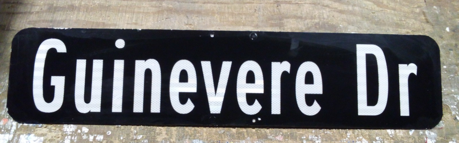 AUTHENTIC RETIRED GUINEVERE DR STREET SIGN 36″X8″ road, traffic MARION INDIANA