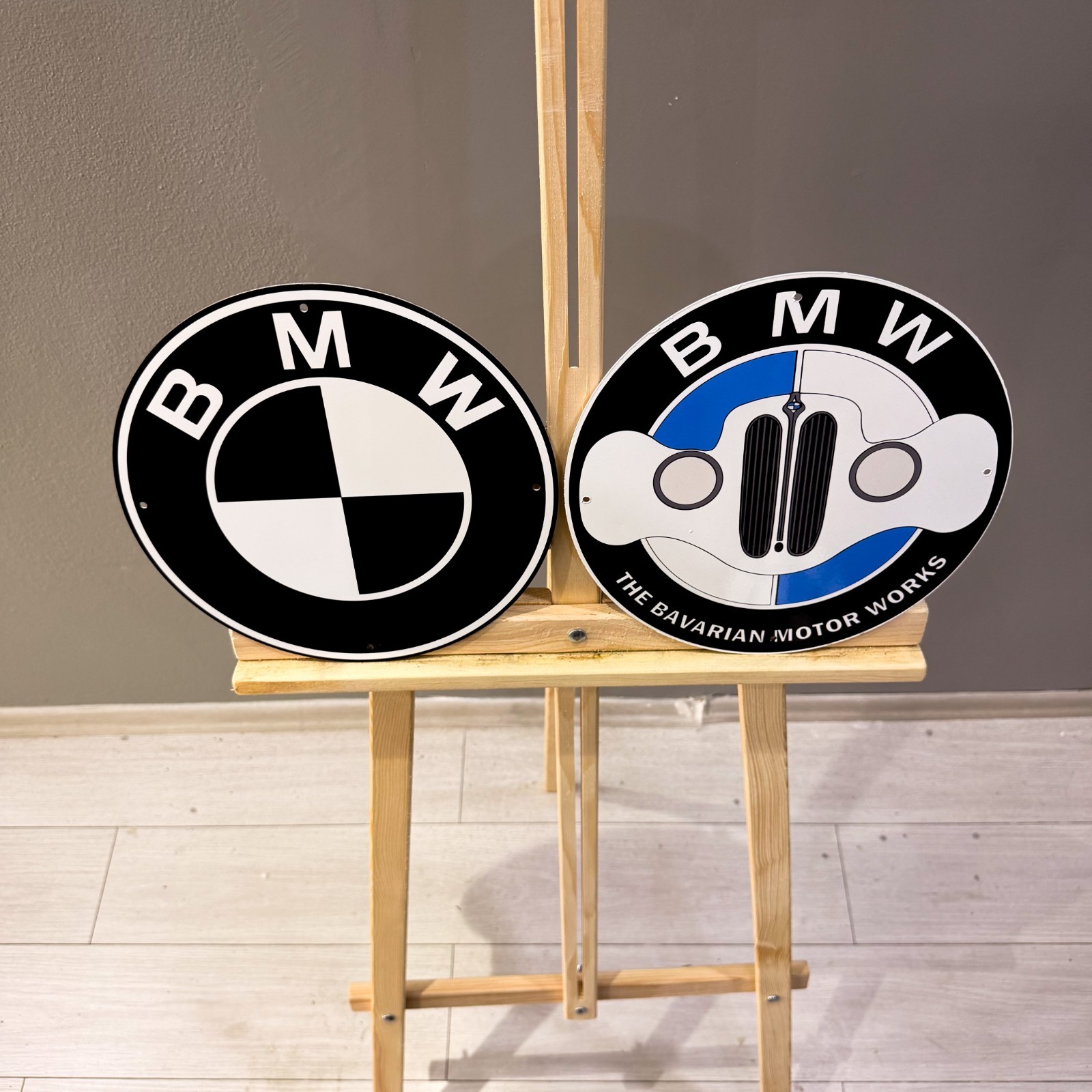 BMW Black Logo & Bavarian Motor Works Heavy Metal Sign Set – 30 cm (11.8”)