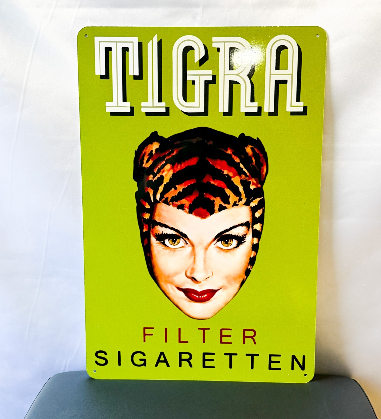 Tigra Filter Zigaretten – Vintage Cigarette Advertising Metal Sign – 60 × 40 cm