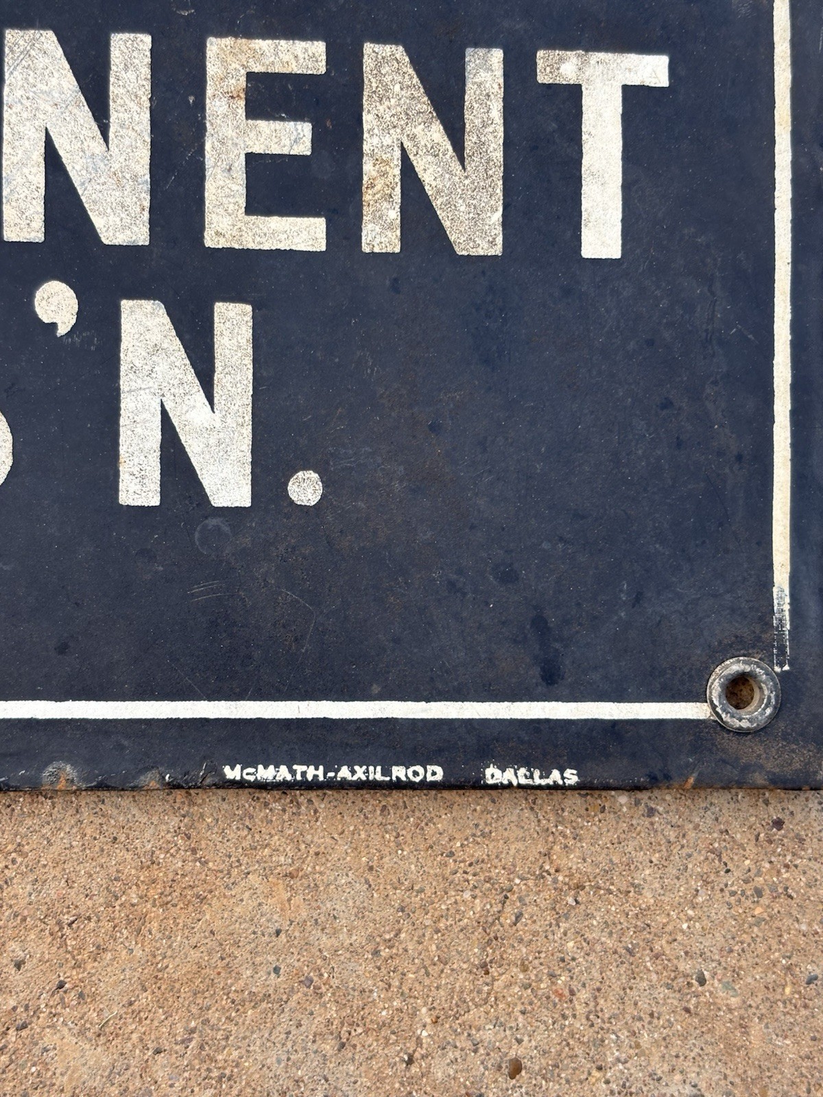 Texas Mid-Continent Oil & Gas $100 Reward 1940’s porcelain 18×11 sign