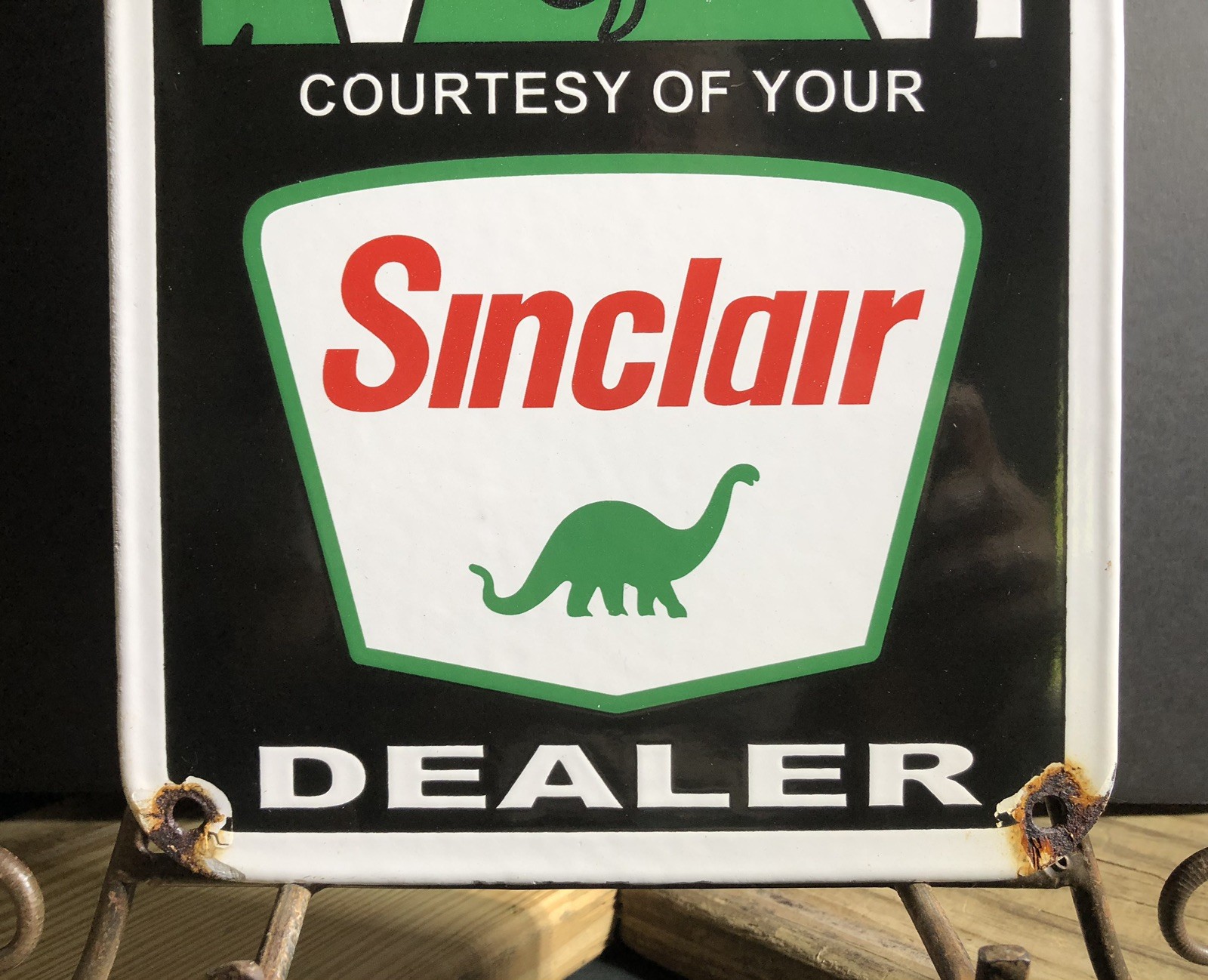 LARGE SINCLAIR GASOLINE S&H GREEN STAMPS 22” PORCELAIN GAS STATION SIGN DINO