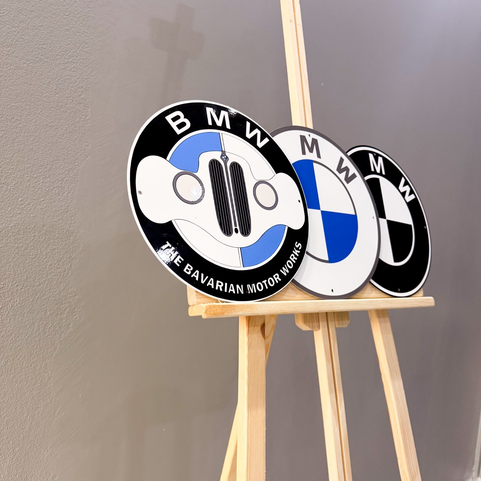 BMW Bavarian Motor Works & Classic Logo Metal Sign Set – 30 cm (11.8”)